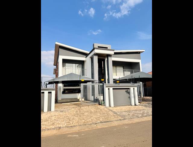 5 BEDROOM FREESTANDING FOR SALE IN MINERALIA
